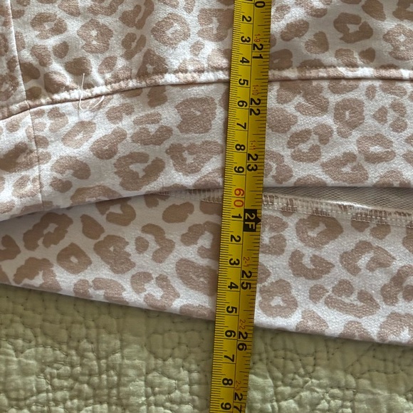 Rae Dunn long sleeve tan cheetah print sweatshirt size 1X - Picture 11 of 13
